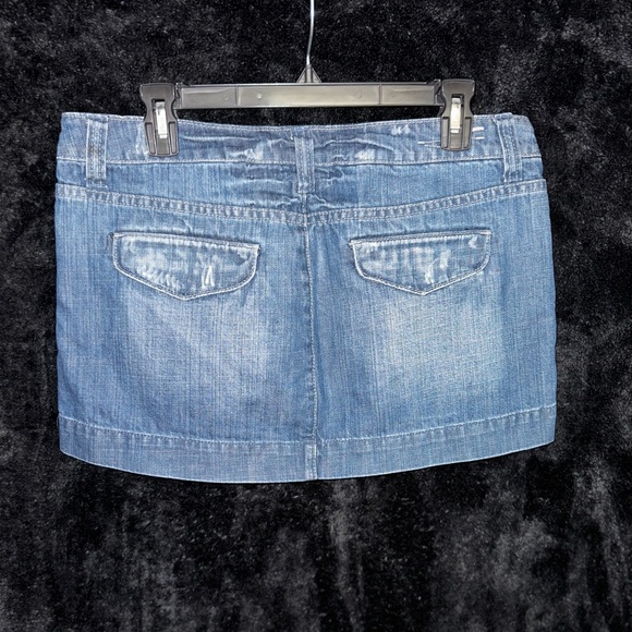 🦅 American Eagle Size 8 Mini Skirt Jean Button fly - Picture 3 of 3